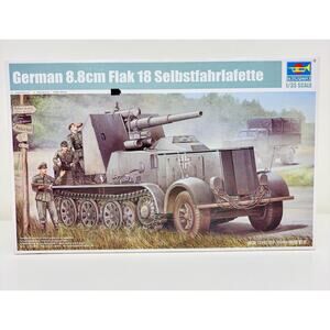 Trumpeter German 8.8cm Flak 18 Selbstfahrlafette 1:35 Plastic Model Kit 01585
